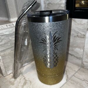 Brand New Silver/Gold Pineapple Stainless Steel Tumbler!
